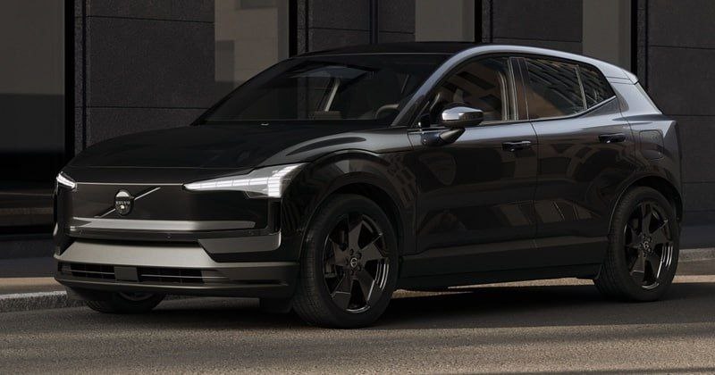Kyiv Auto Trade | Volvo EX30 Black Edition: стильний кросовер у «костюмі ніндзя»